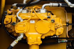 Hydraulic system service for mining equipment